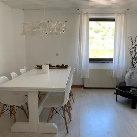 別荘 Vakantiehuis Burgen Aan De Moezel ブルゲン