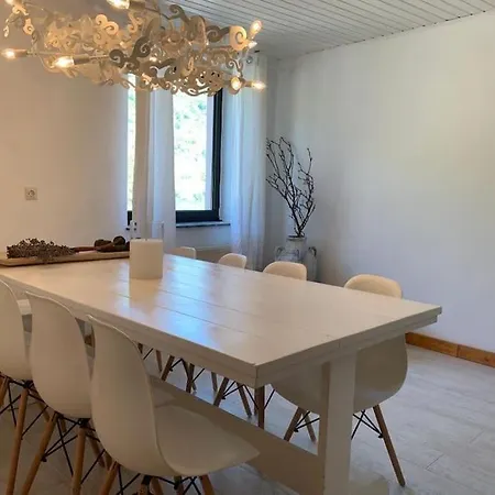 Vakantiehuis Burgen Aan De Moezel ブルゲン